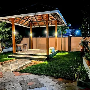 Alleppey Haven Near Backwaters Ground And First Floor Holiday home